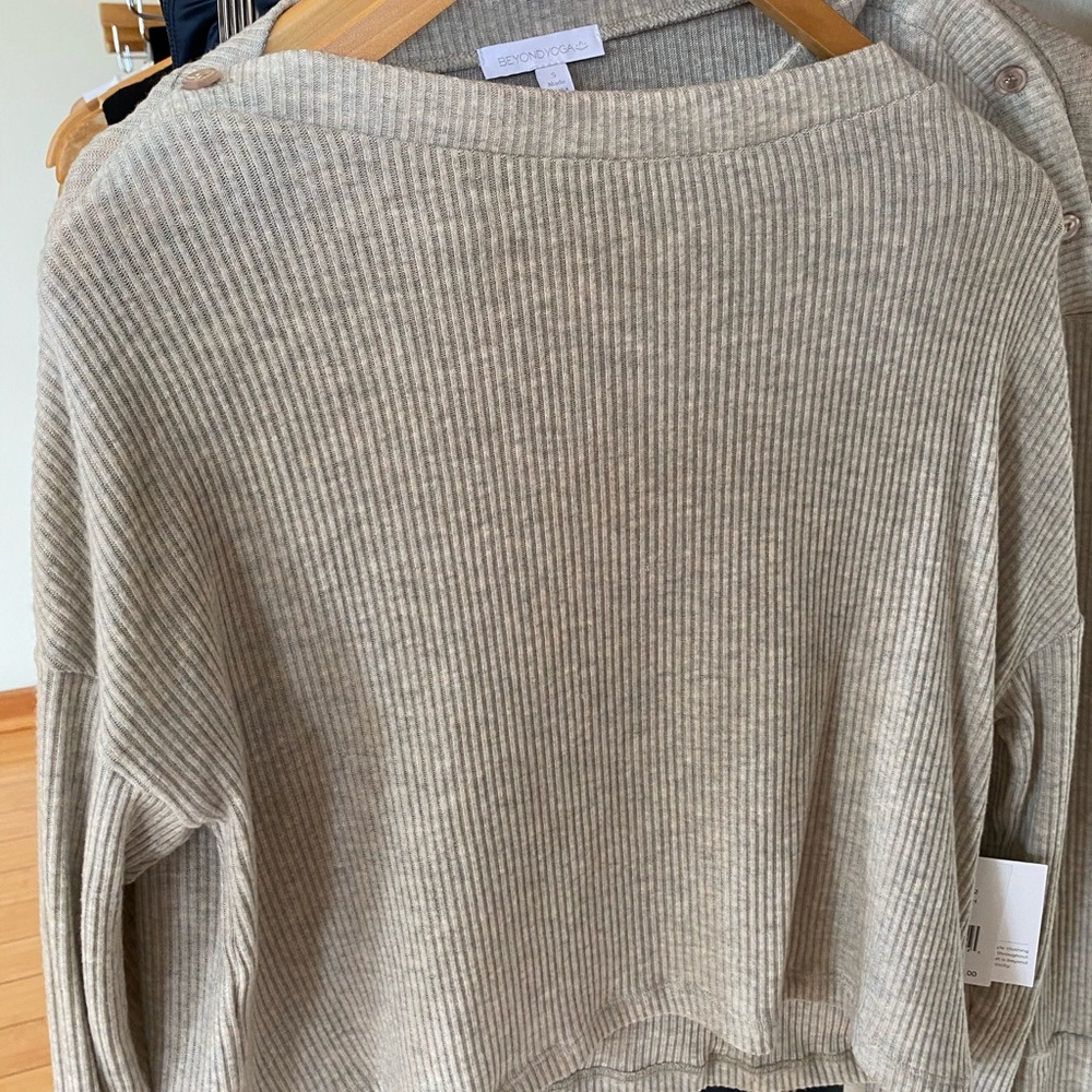 Beyond Yoga sweater